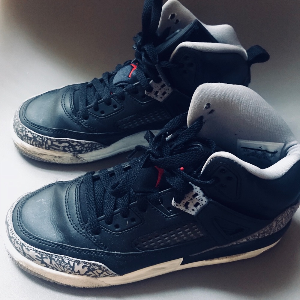 Barely worn Jordan’s!!!